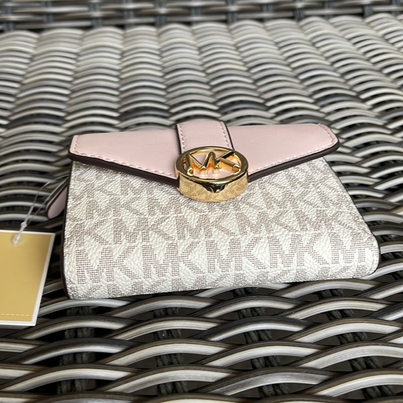 MICHAEL KORS CARMEN MEDIUM LOGO AND FAUX LEATHER WALLET POWDER BLUSH MULTI - Picture 8 of 16